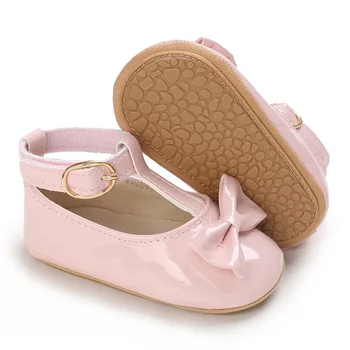 Весенне-осенняя обувь для маленьких девочек с мягкой подошвой, нескользящая, модная, с бантом принцессы, милые первые ходунки на плоской подошве