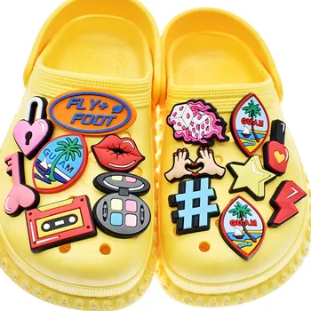 1шт Горячих смешанных дизайнов GUAM Croc Shoe Charm Подарки для вечеринок для девочек Забавная косметика Модные Аксессуары Croc Кнопка для садовых тапочек