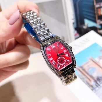 Новейшие кварцевые женские часы с бриллиантовым ремешком 2023 года с двумя булавками и половинным римским стальным ремешком